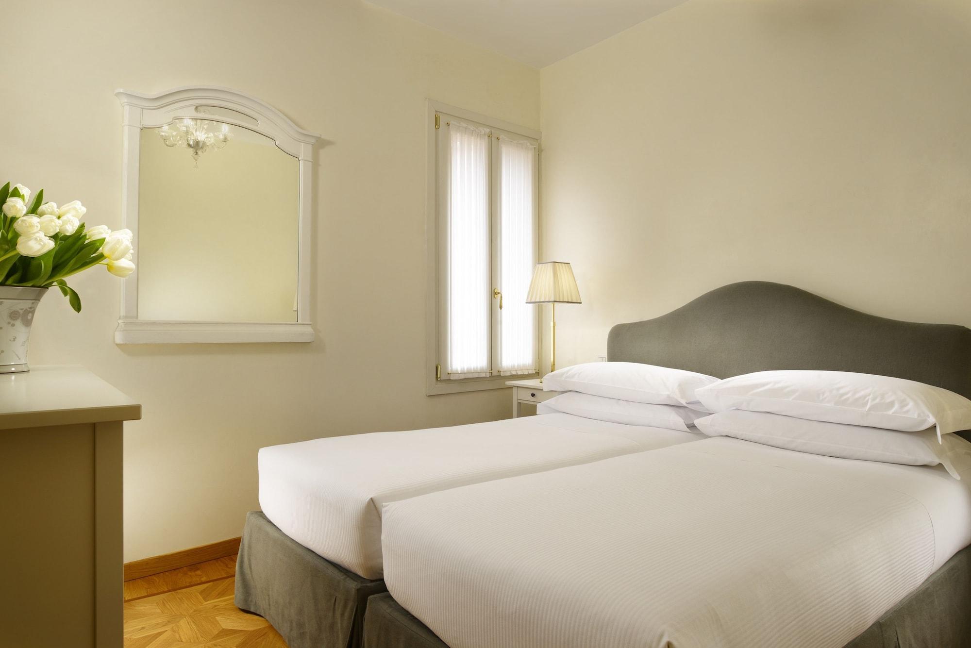 Hotel L'Orologio Venezia - Wtb Hotels Bagian luar foto